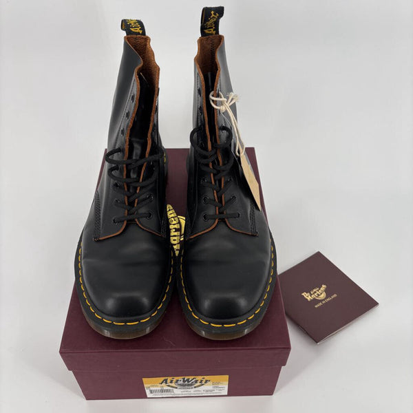 DR. MARTENS AIR WAIR 1460 8 EYELET BOOT (MADE IN ENGLAND)