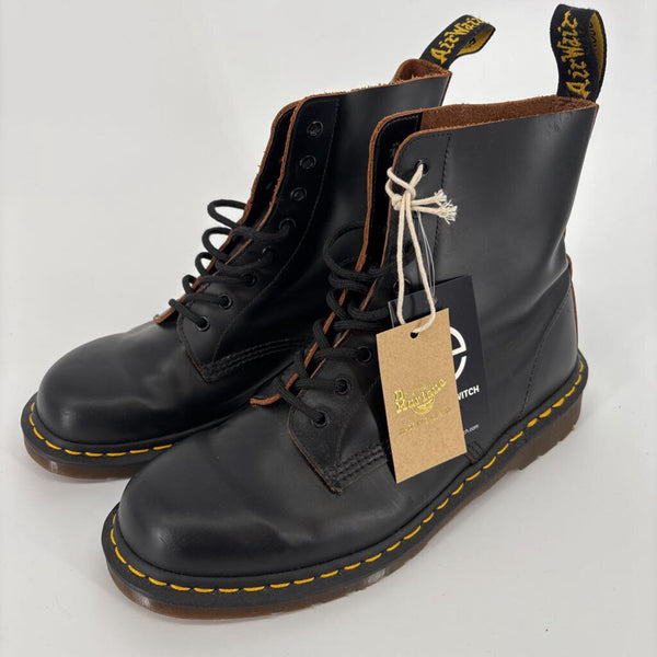 DR. MARTENS AIR WAIR 1460 8 EYELET BOOT (MADE IN ENGLAND)