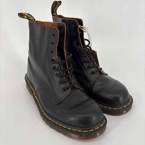 DR. MARTENS AIR WAIR 1460 8 EYELET BOOT (MADE IN ENGLAND)