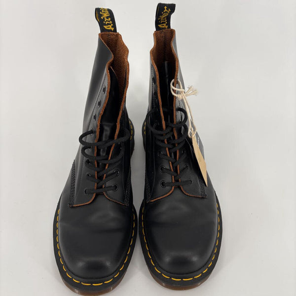 DR. MARTENS AIR WAIR 1460 8 EYELET BOOT (MADE IN ENGLAND)